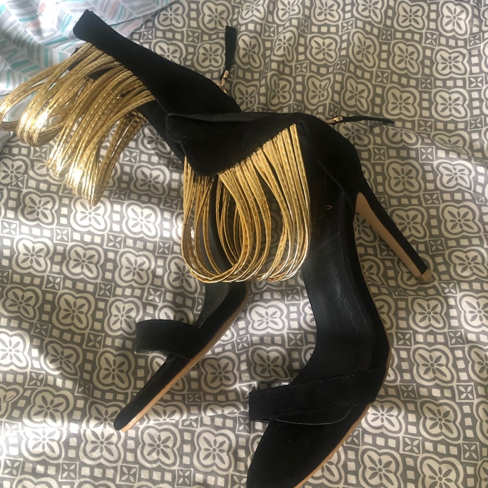 Shoes - Picture 3 of 5